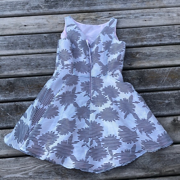 Gabby Skye Dress - Picture 2 of 9